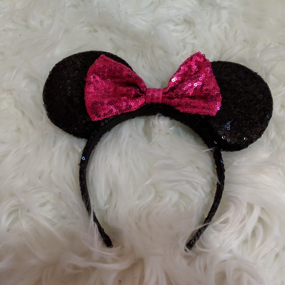 Minnie mouse ears